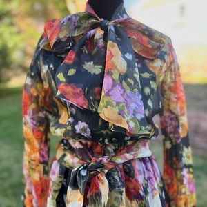 Vintage dark dreamy floral blouse only!🌹